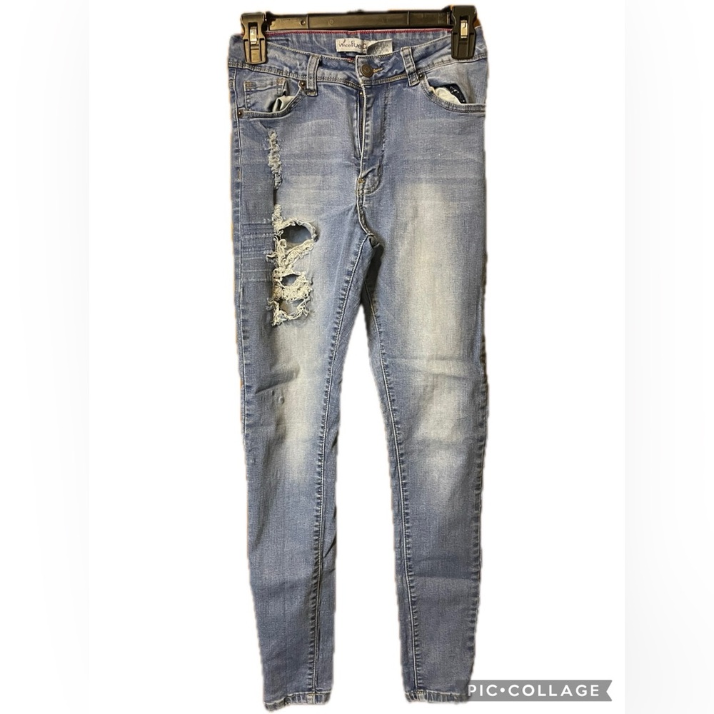 EUC Vince Blue Co distressed denim one button zipper front